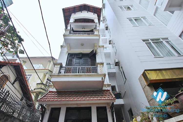 An affordable price 4 bedrooms house for rent in Tu Hoa, Tay Ho